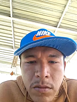 gueboloco2626 live sex cam