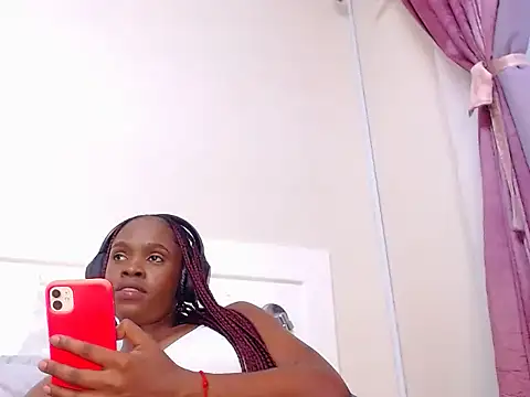 LuciousLips96 live sex cam