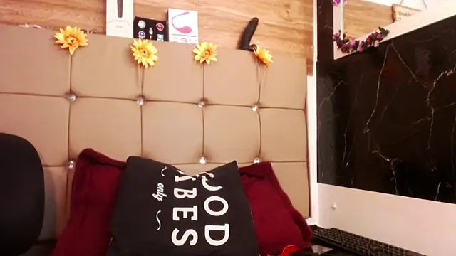 MIA__SPENCER's cam snapshot