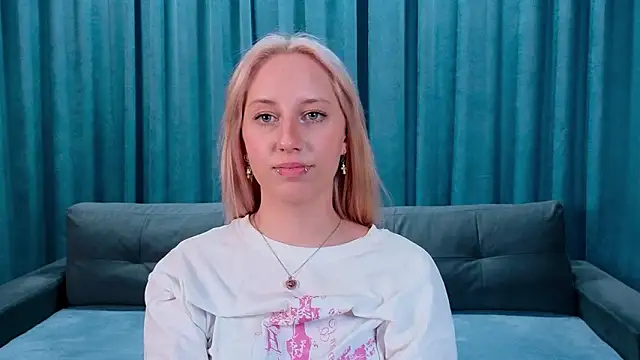 EmilyReyess's cam snapshot