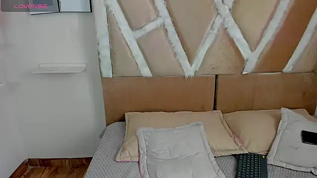 Chhloe69 live sex cam