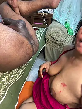 Little-Queen's cam snapshot