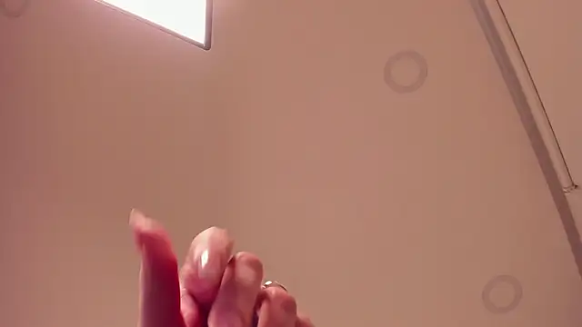 gabby_london's cam snapshot