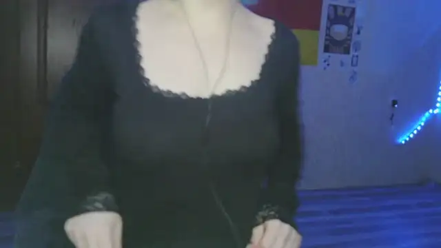 LeisaHopperstad's cam snapshot