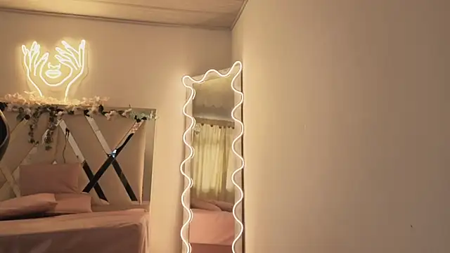 ZURY_TAY's cam snapshot