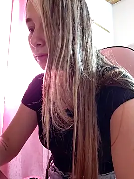 Iris_love18's cam snapshot