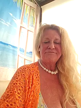 THESensualhorny live sex cam