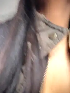 Astrid-- live sex cam