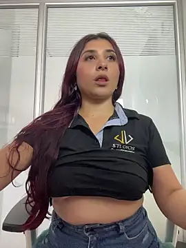 Nahomy_Benett live sex cam