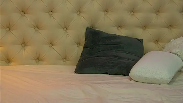 AuraMIlf's cam snapshot