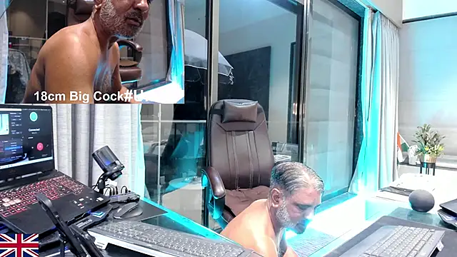 OnlineBossUK live sex cam