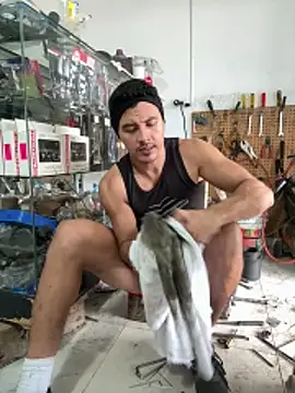 Paul22cm- live sex cam