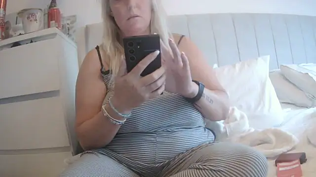 theblondecocklover's cam snapshot