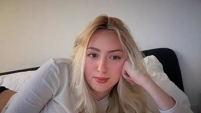 Kitty_Swetty's cam snapshot