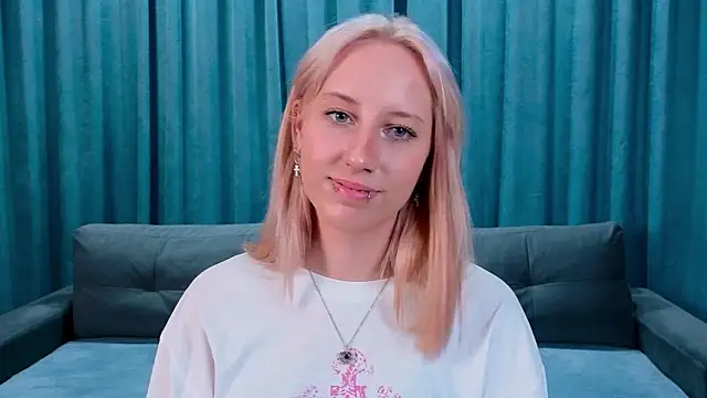 EmilyReyess's cam snapshot