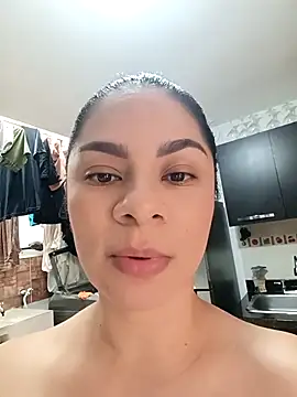 luna_pinky's cam snapshot