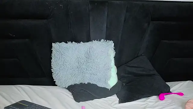 LiilithStonne live sex cam