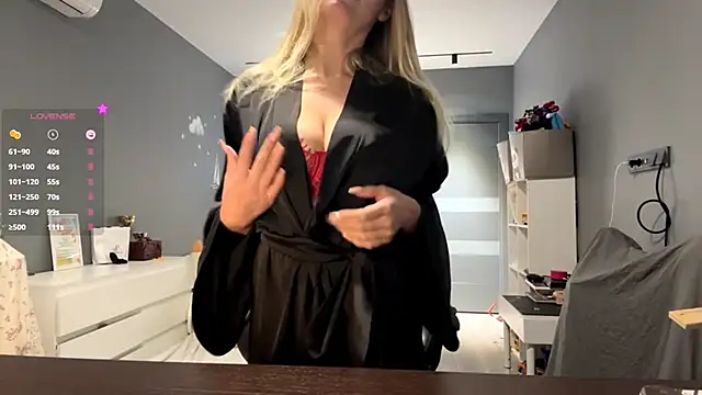 SoftnessMila's cam snapshot