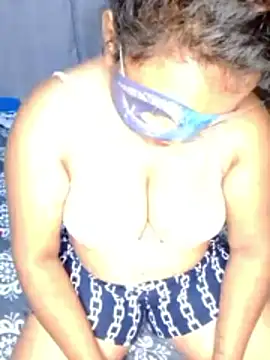 shanaya-baby77's cam snapshot