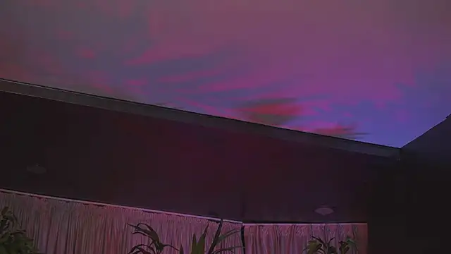 HotBustyBabeX's cam snapshot