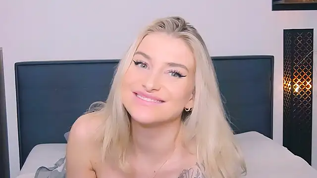 Lia_Benini's cam snapshot