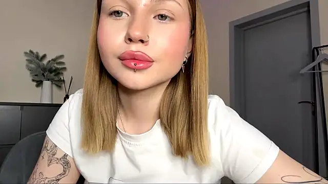 PledHoly live sex cam