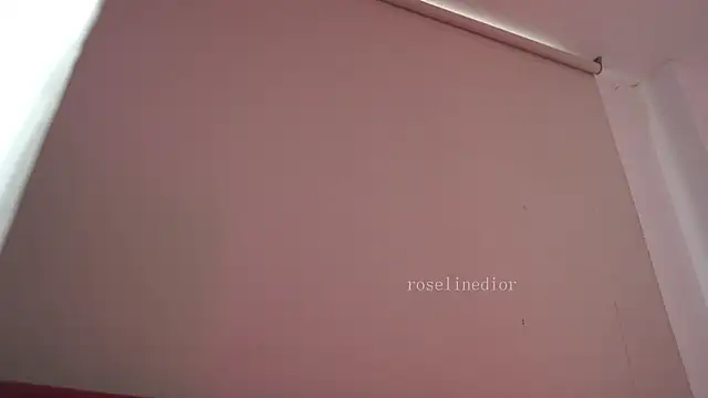 roselinedior live sex cam