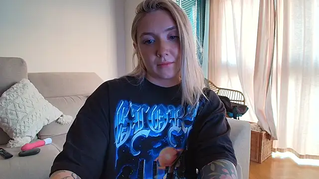 tattoobbgirl's cam snapshot