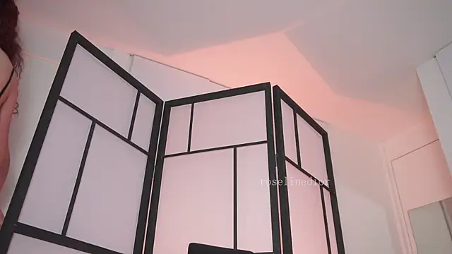 roselinedior live sex cam