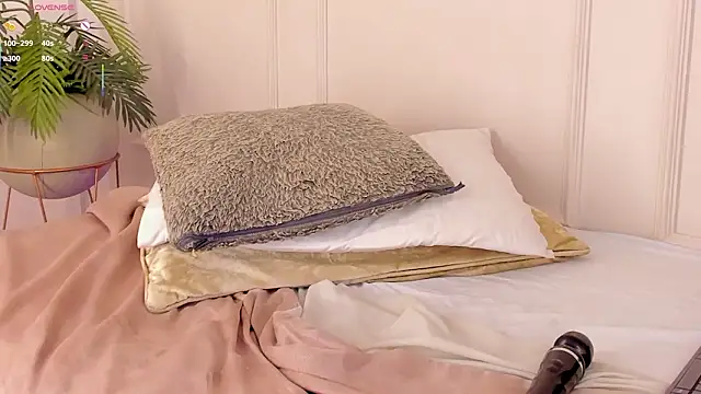 Mariapettit live sex cam