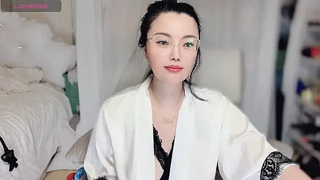 Amaya-yooo-36D live sex cam