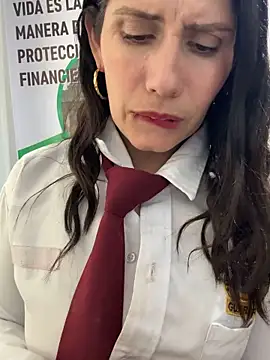 Alysson-- live sex cam