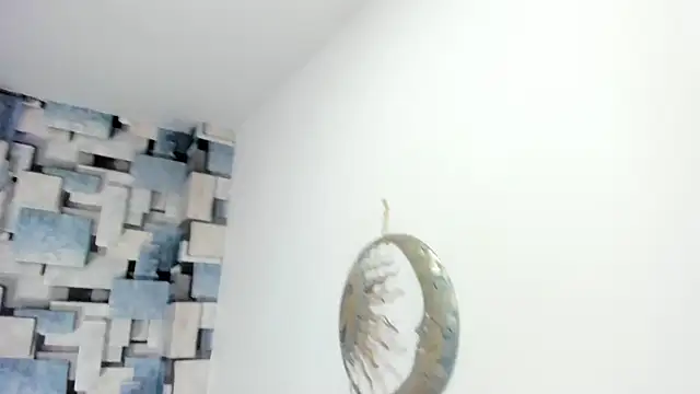 angel_dthroatt's cam snapshot