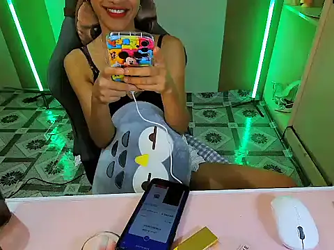 YourNikkieXxx live sex cam