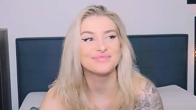 Lia_Benini's cam snapshot