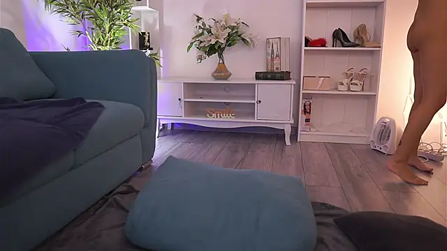 Aisha_Bee's cam snapshot