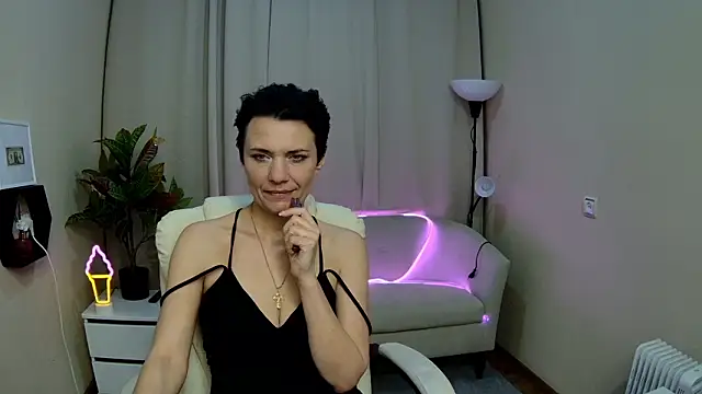 AvaSaturnian's cam snapshot