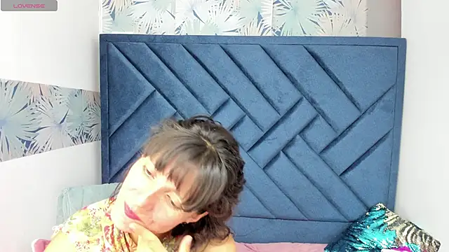 Valery_More__'s cam snapshot