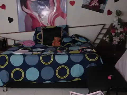 LuluKiss_'s cam snapshot