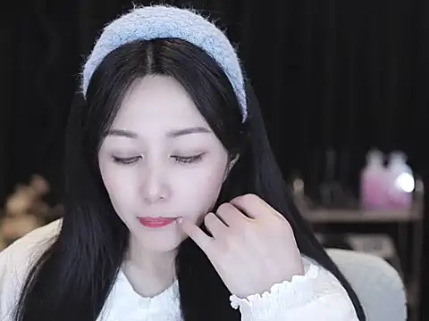 Nuyoah-77 live sex cam