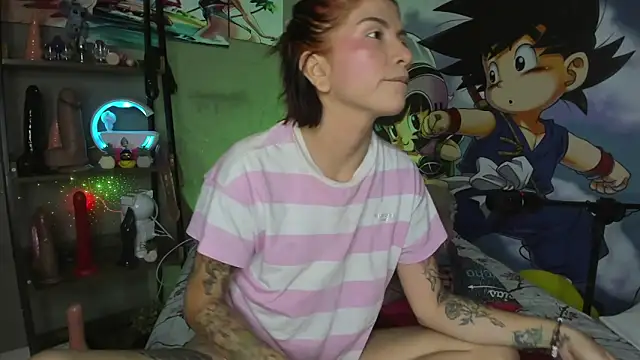 Shadia_Squirt live sex cam