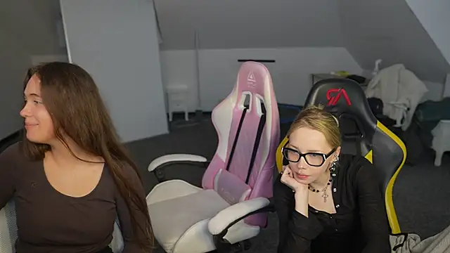 Jessica_start's cam snapshot