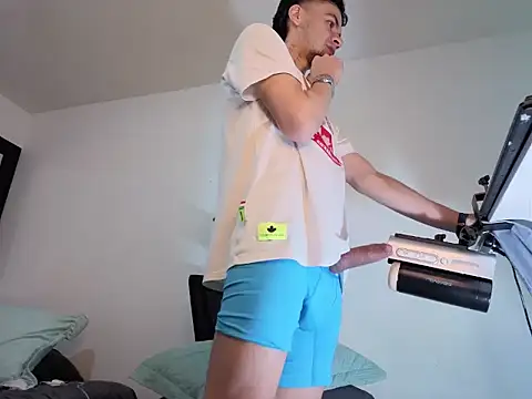 RyanMira's cam snapshot