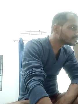 Daddyishere_19's cam snapshot