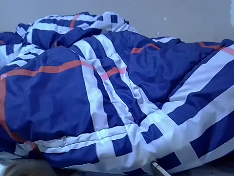 Just_Karu's cam snapshot