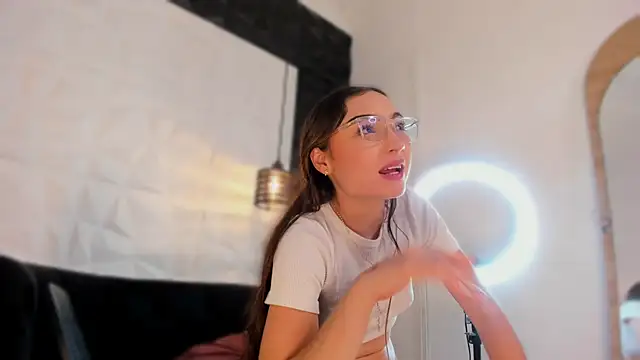 Mia_Luxor's cam snapshot