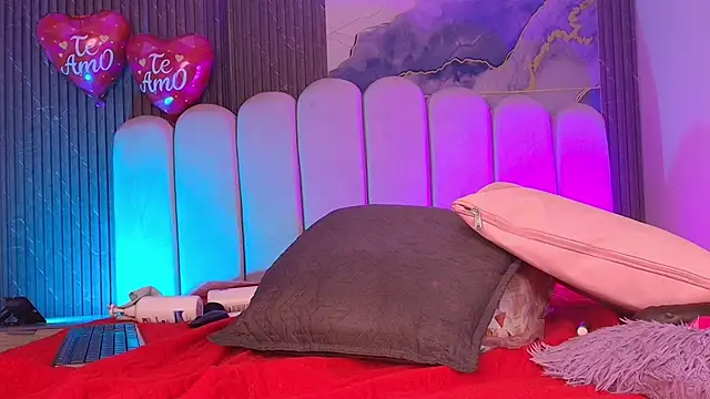 jones_maddy_'s cam snapshot