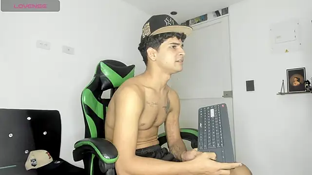 Alejandro_12314's cam snapshot