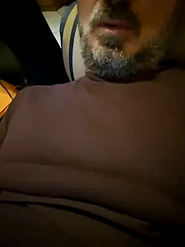 1talianBeutifulCock's cam snapshot