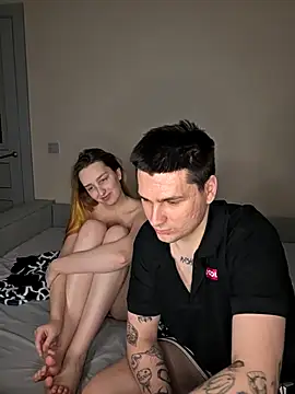 ToxyFoxyy live sex cam